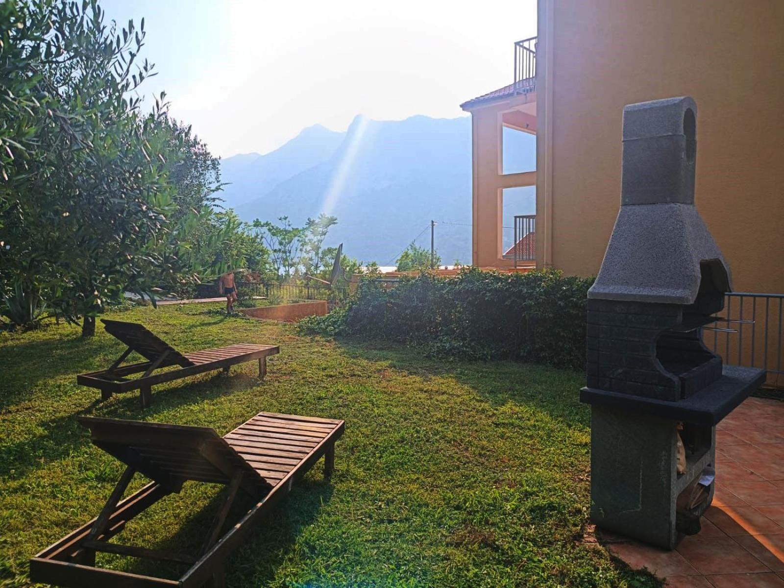 Villa Risan Apartments Exteriér fotografie