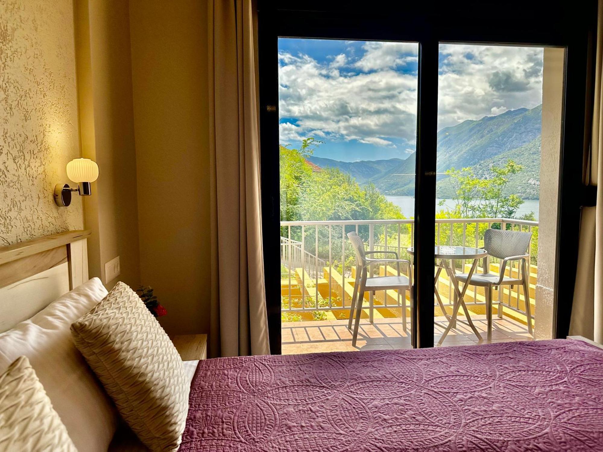 Villa Risan Apartments Exteriér fotografie